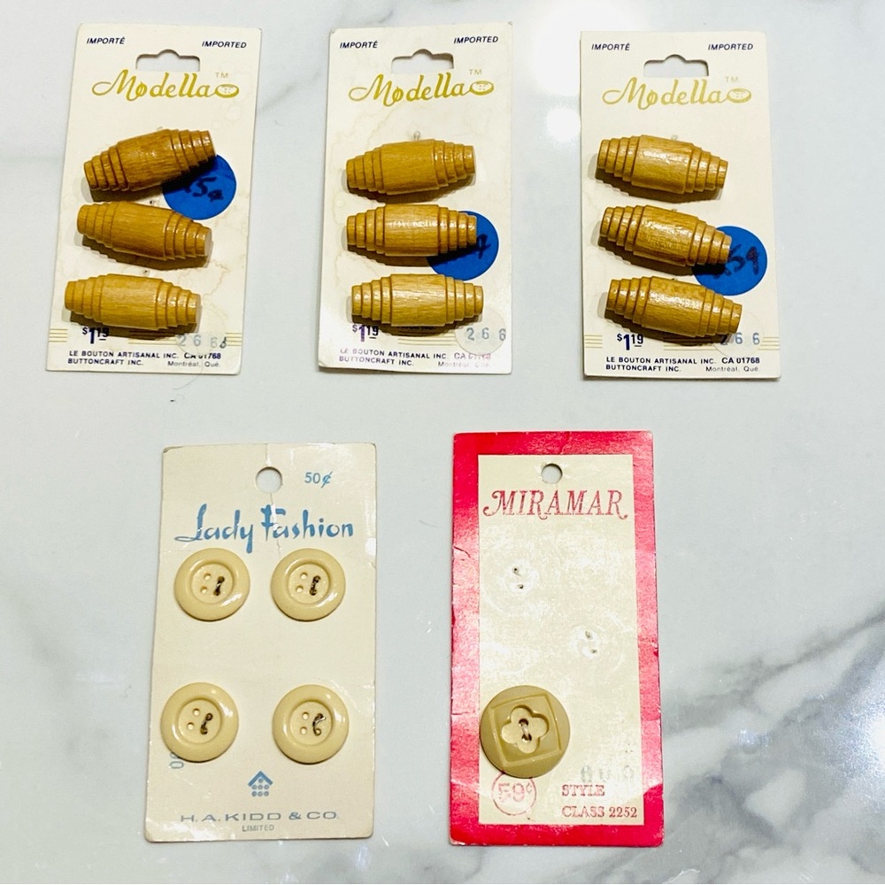 Assorted Vintage Buttons Cards Lot Wood Barrel Cream Beige